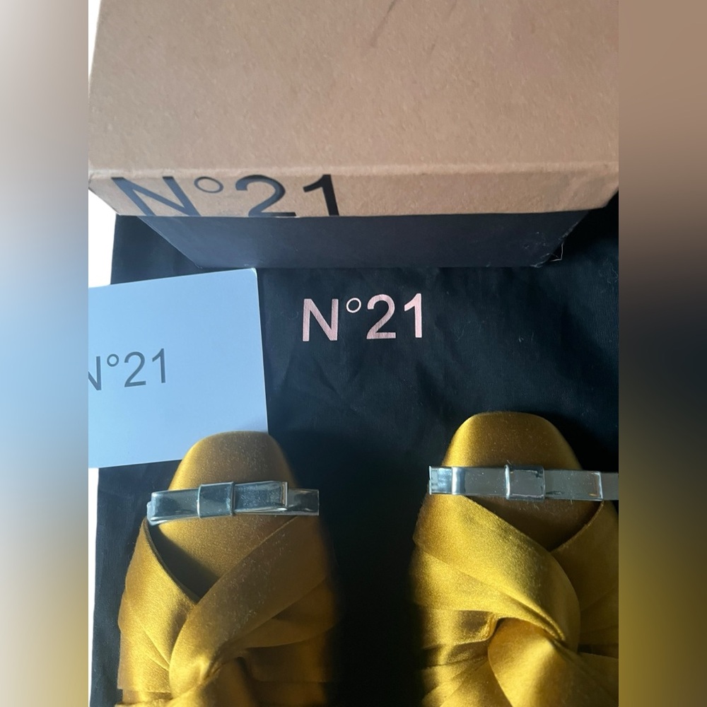 No 21 gold and silver slippers - Picture 7 of 12